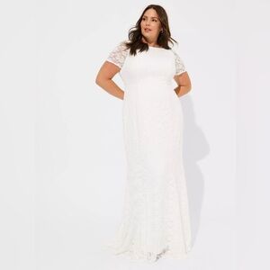 TORRID Lace Short Sleeve Fit & Flare Wedding Dress Plus Size 18 Bright White